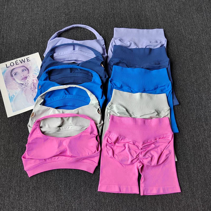 2-Piece Seamless Women's Yoga Set – Halter Sports Bra & High-Impact Shorts Workout Outfit for Gym & Fitness